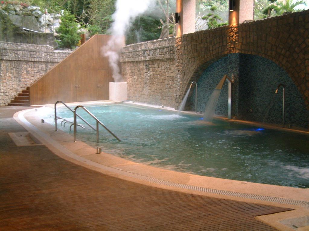 Hoya Hot Springs Resort & Spa Wenquan Exteriör bild